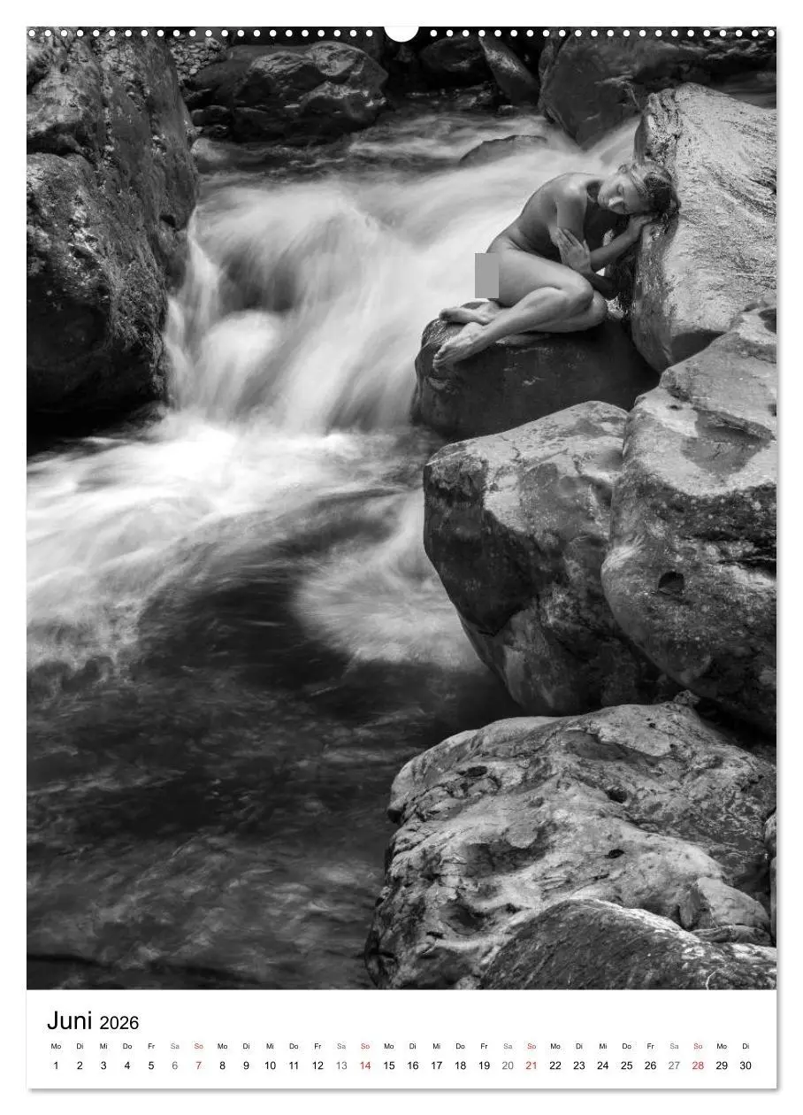 Bild: 9783516431285 | Akt am Wasserfall (Wandkalender 2026 DIN A2 hoch), CALVENDO...