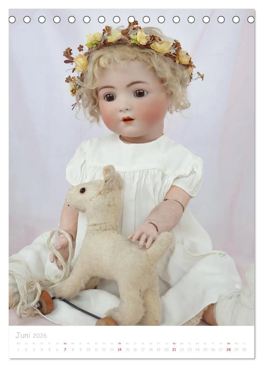 Bild: 9783516450286 | antike Puppen 2026 (Tischkalender 2026 DIN A5 hoch), CALVENDO...