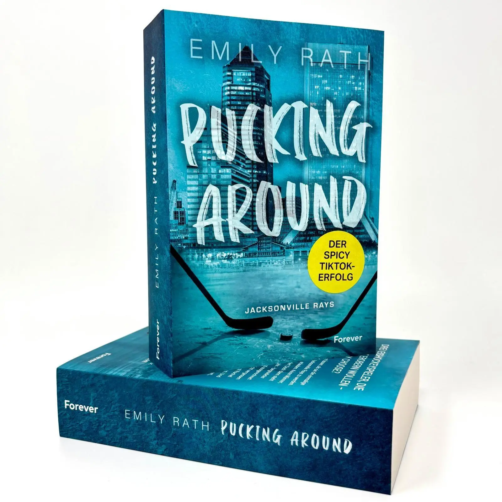 Bild: 9783989780286 | Pucking Around | Emily Rath | Taschenbuch | 736 S. | Deutsch | 2025