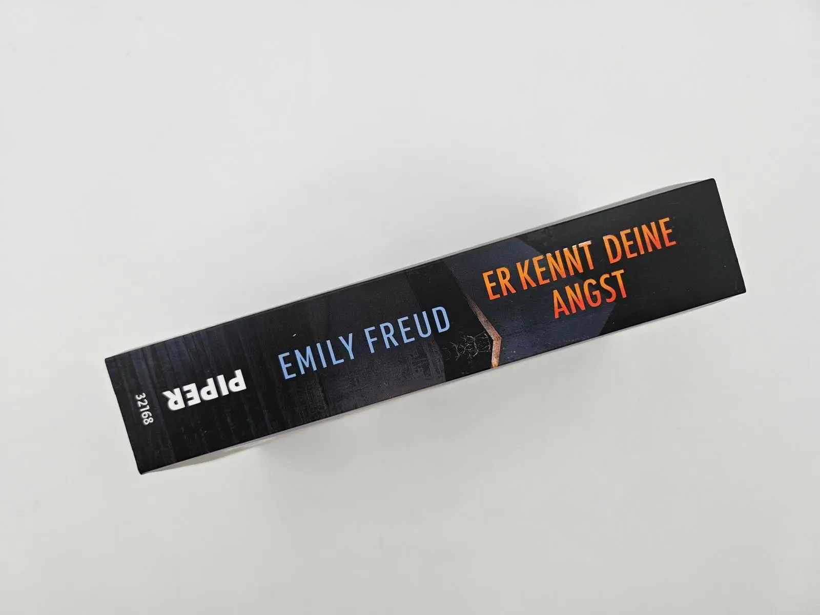 Bild: 9783492321686 | Er kennt deine Angst | Emily Freud | Taschenbuch | 432 S. | Deutsch