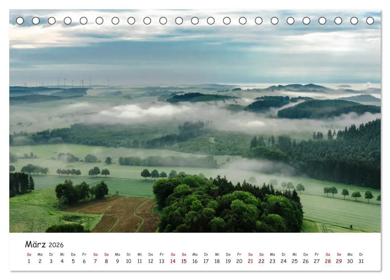Bild: 9783457894286 | Das Sauerland bei Brilon aus der Vogelperspektive (Tischkalender...