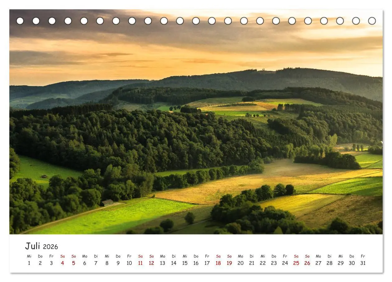 Bild: 9783457894286 | Das Sauerland bei Brilon aus der Vogelperspektive (Tischkalender...