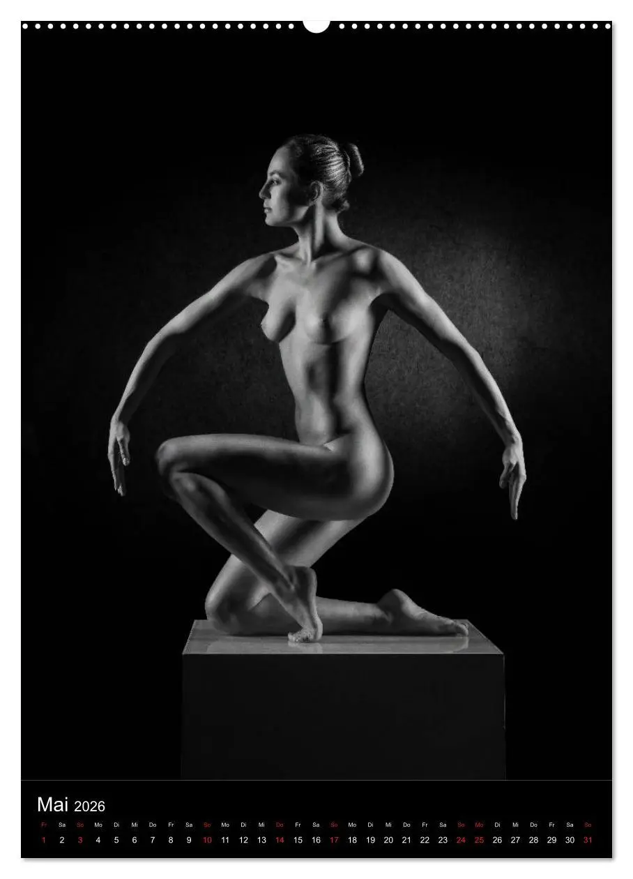 Bild: 9783516396386 | BODY SCULPTURE (Wandkalender 2026 DIN A2 hoch), CALVENDO...