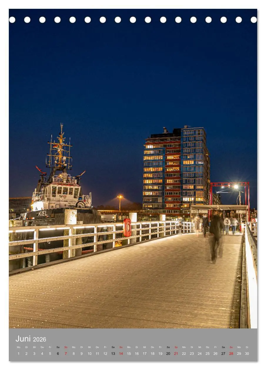 Bild: 9783516366686 | Kiel im Dunkeln. (Tischkalender 2026 DIN A5 hoch), CALVENDO...