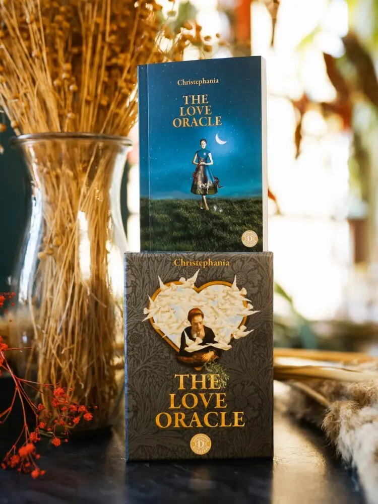 Bild: 4250375110187 | Love Oracle GB (English) - 40 cards &amp; booklet | Christiane Neumann