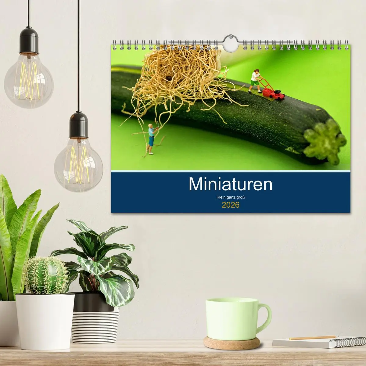 Bild: 9783457843987 | Miniaturen - Klein ganz groß (Wandkalender 2026 DIN A4 quer),...