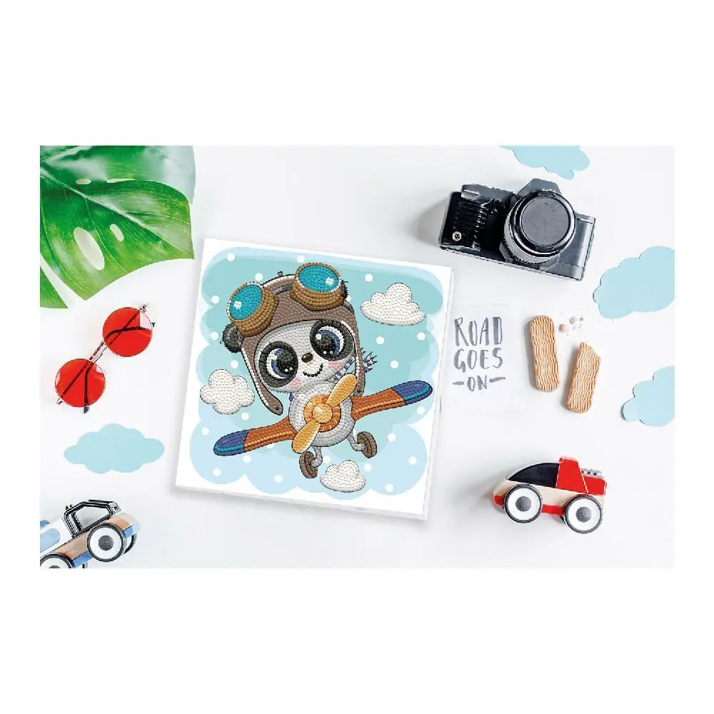 Bild: 4895225924387 | DIAMOND DOTZ - Diamond Painting Panda Flugzeug | Kit (Bastelset)