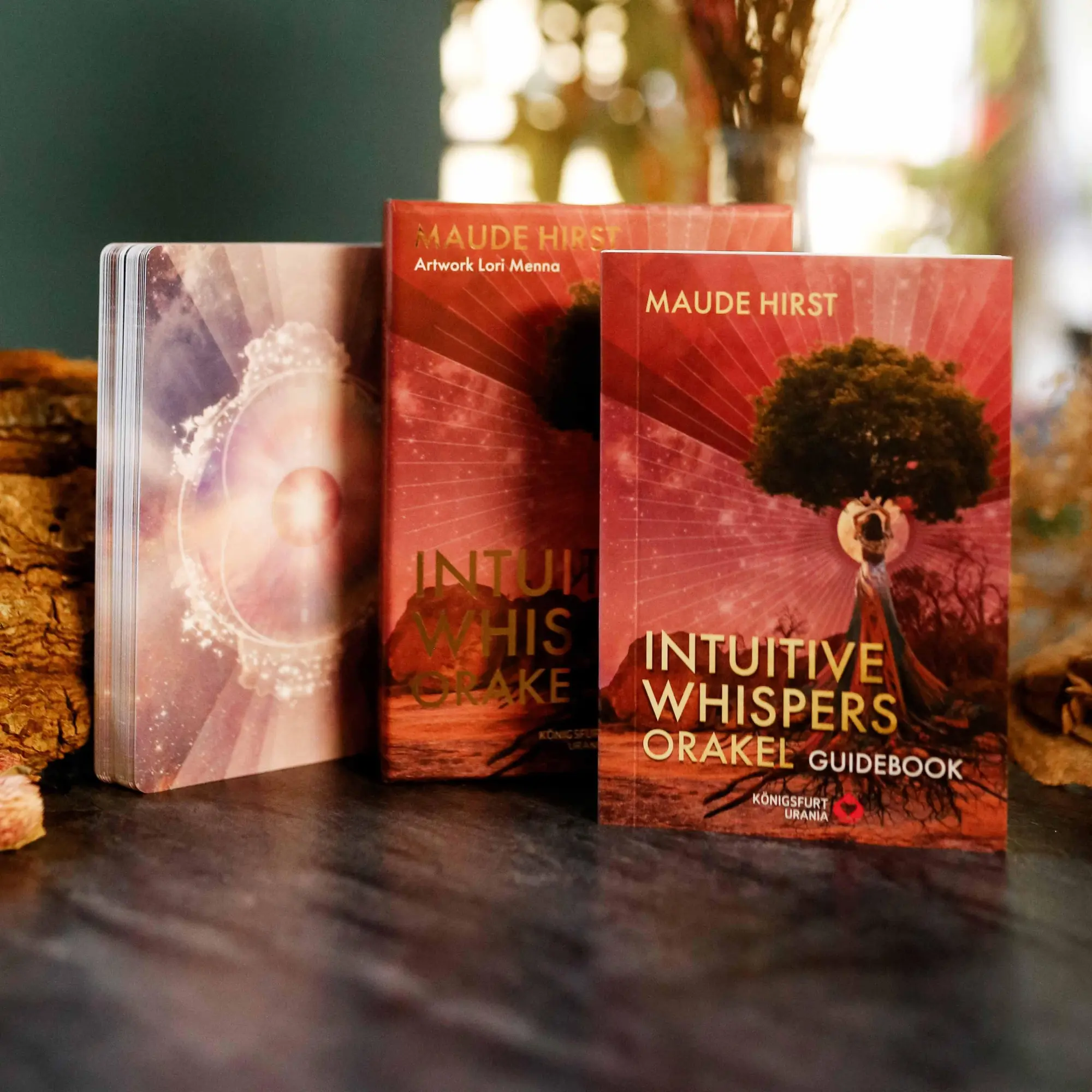 Bild: 9783868268287 | Intuitive Whispers Orakel - 44 Karten mit Booklet - Inspirationskarten