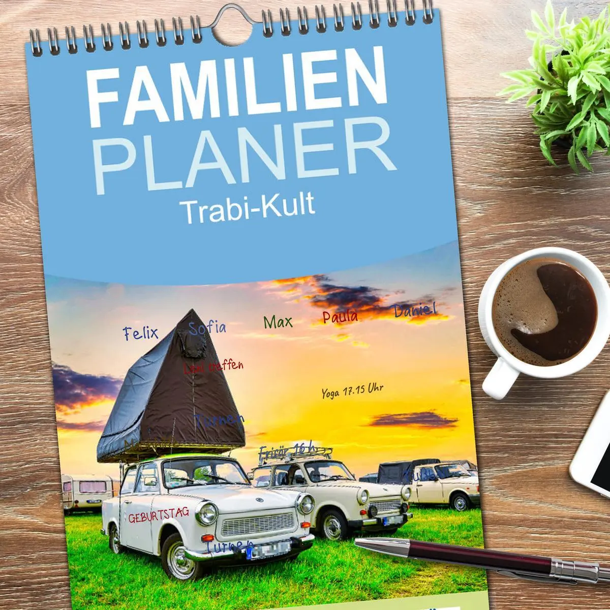 Bild: 9783516503388 | Familienplaner 2026 - Trabi-Kult mit 5 Spalten (Wandkalender, 21 x...