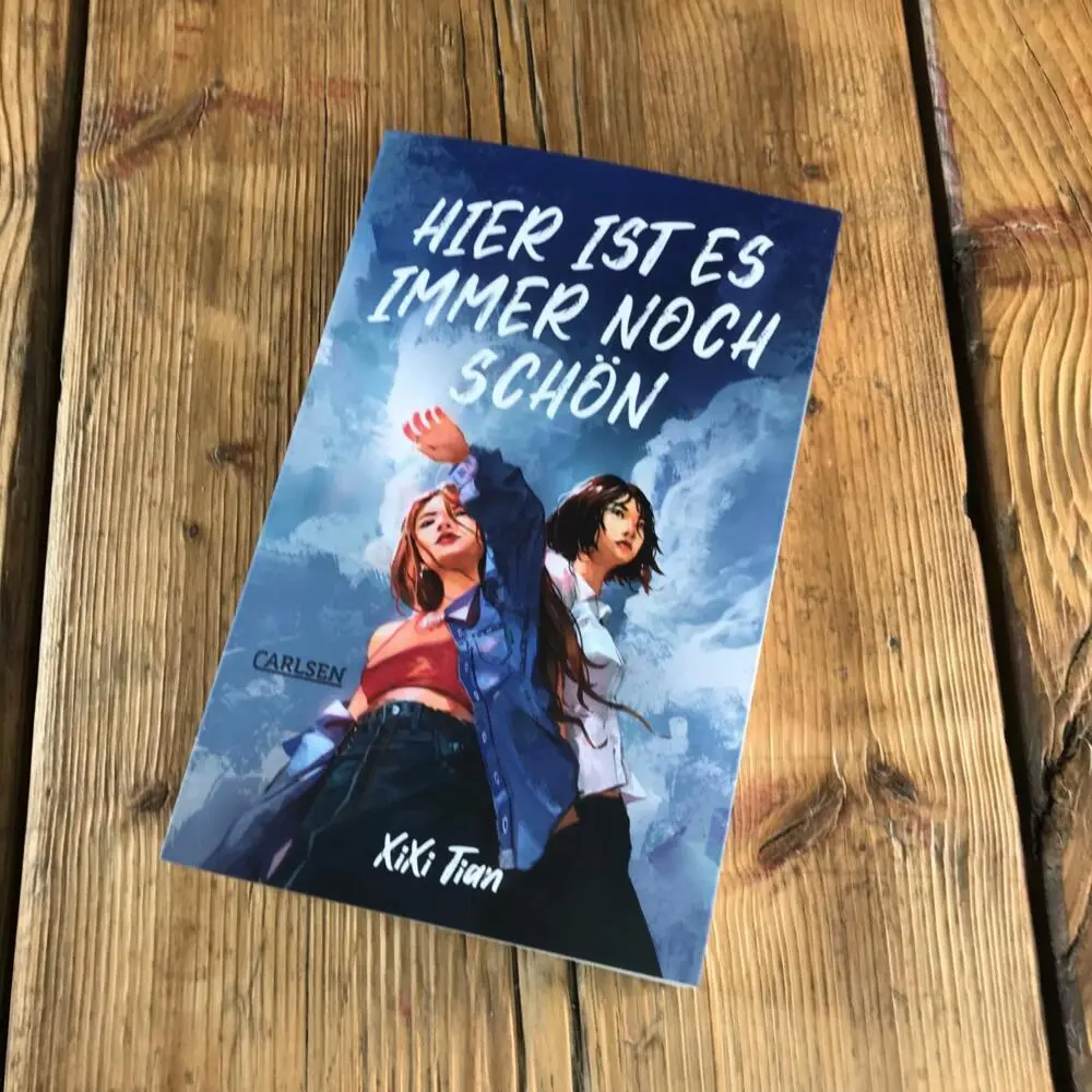 Bild: 9783551584588 | Hier ist es immer noch schön | XiXi Tian | Taschenbuch | 384 S. | 2023