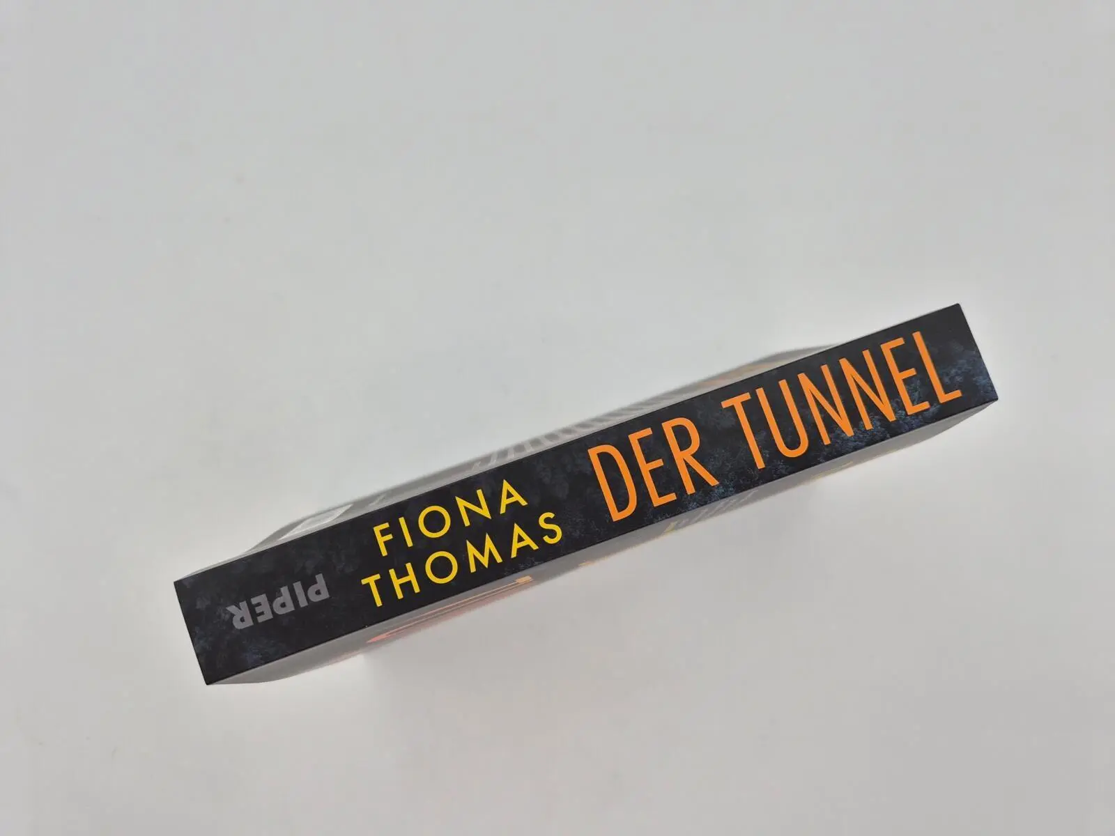 Bild: 9783492066488 | Der Tunnel | Fiona Thomas | Taschenbuch | 320 S. | Deutsch | 2026