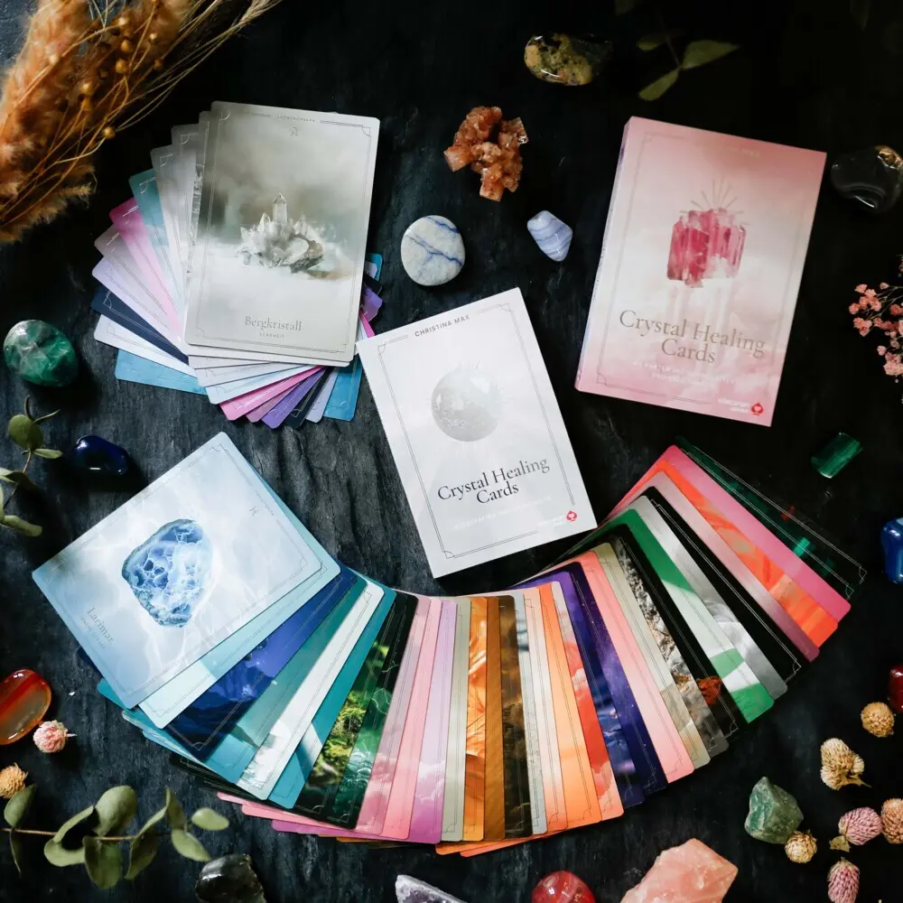 Bild: 9783868268188 | Crystal Healing Cards - 44 Karten mit Botschaften und Anleitung...