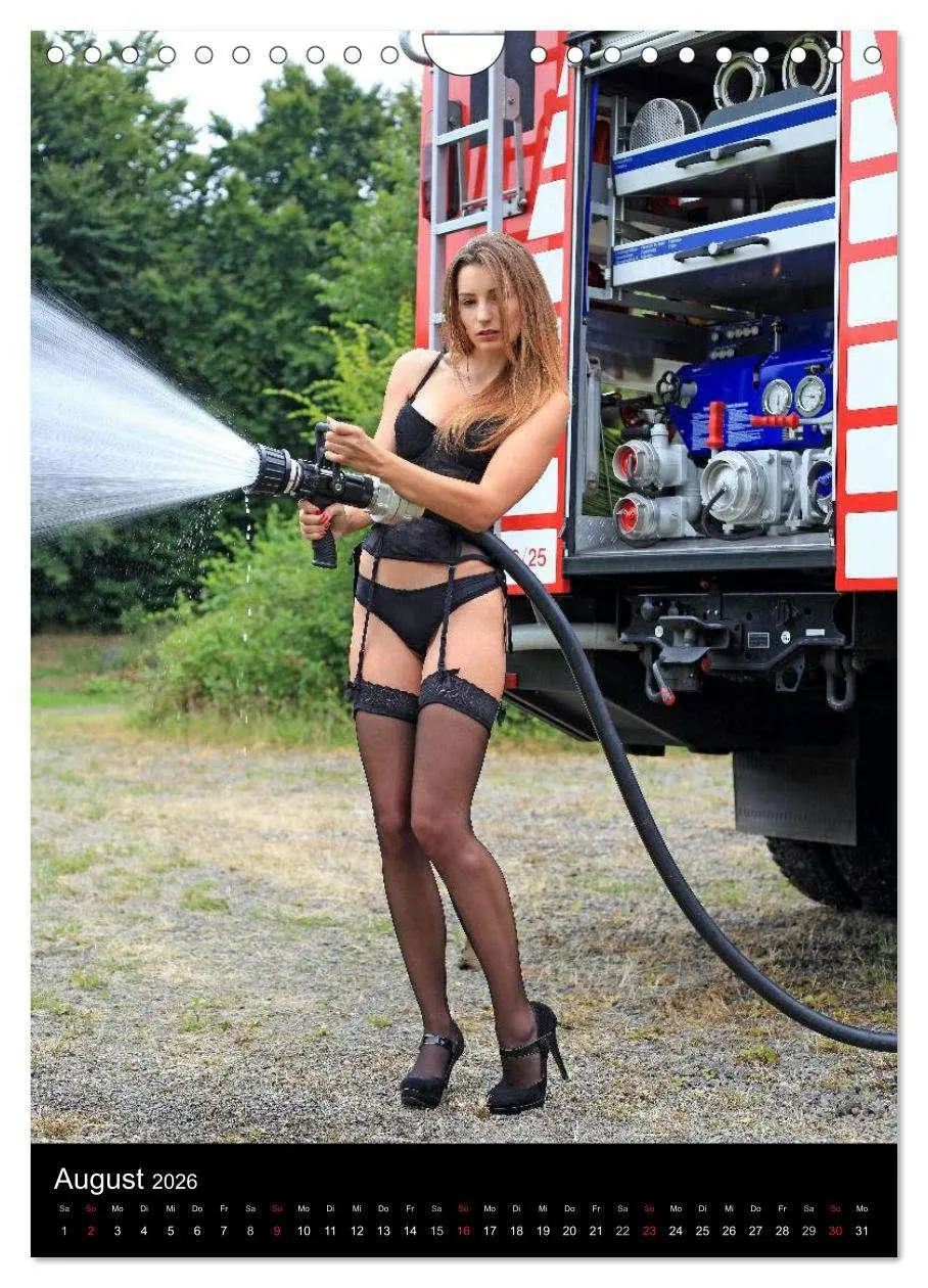 Bild: 9783516480689 | Feuerwehrkalender - Erotische Fotografien von Thomas Siepmann...