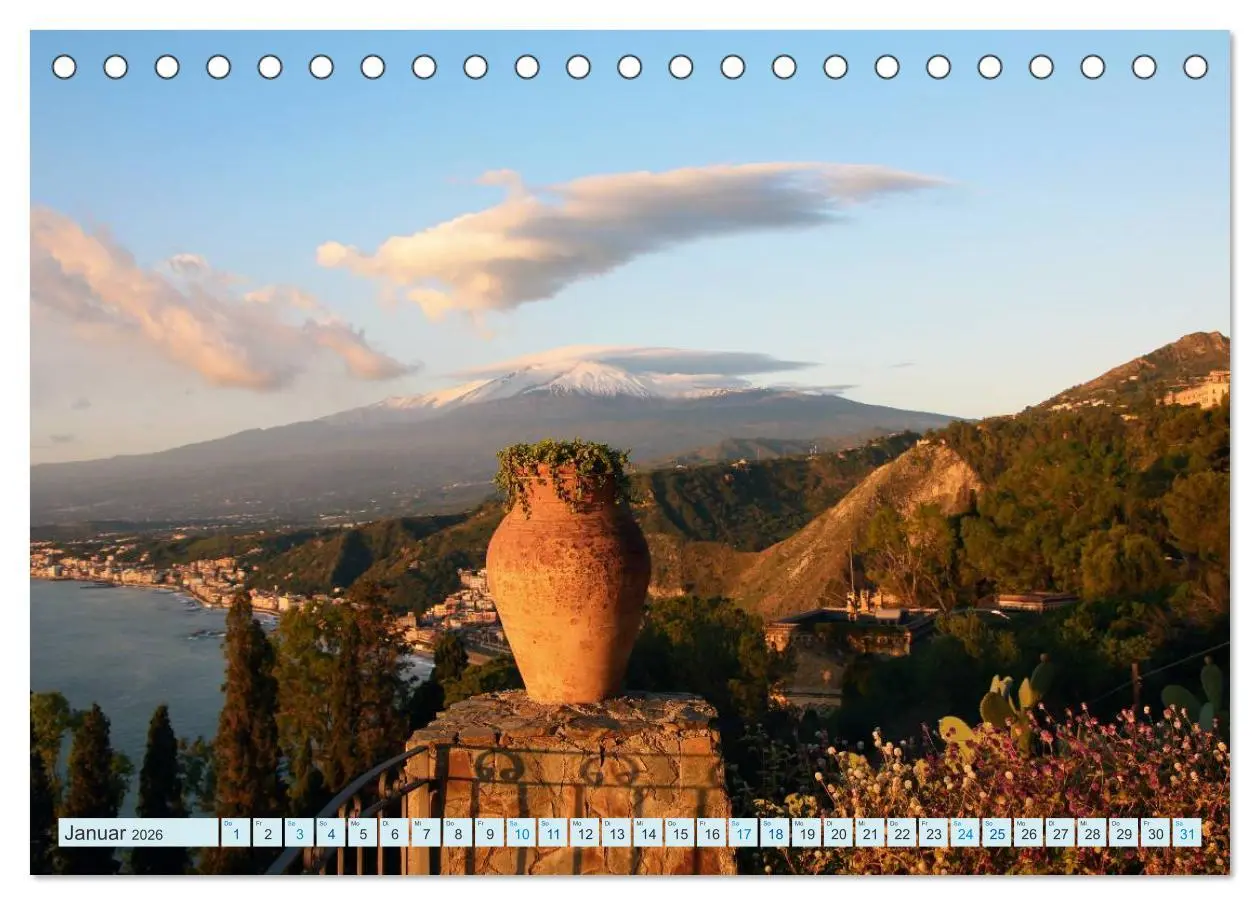 Bild: 9783516061789 | Taormina Siziliens Perle (Tischkalender 2026 DIN A5 quer), CALVENDO...