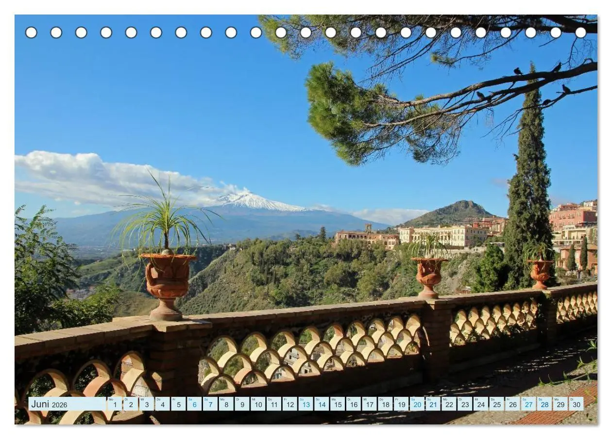Bild: 9783516061789 | Taormina Siziliens Perle (Tischkalender 2026 DIN A5 quer), CALVENDO...