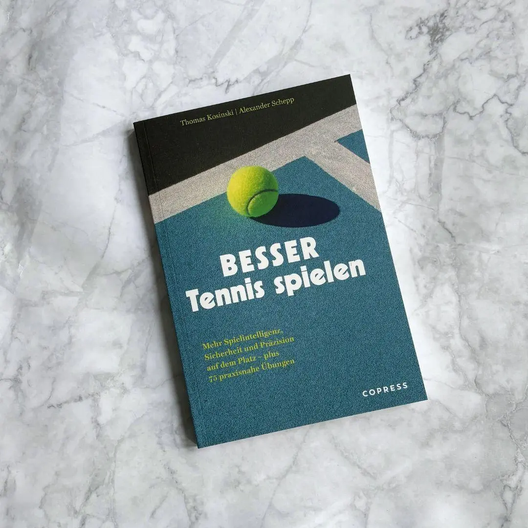 Bild: 9783767913189 | Besser Tennis spielen | Thomas Koschinski (u. a.) | Taschenbuch | 2026
