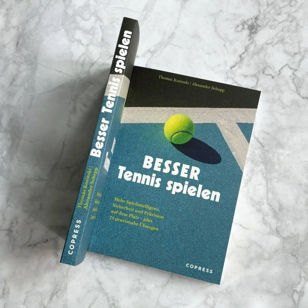 Bild: 9783767913189 | Besser Tennis spielen | Thomas Koschinski (u. a.) | Taschenbuch | 2026