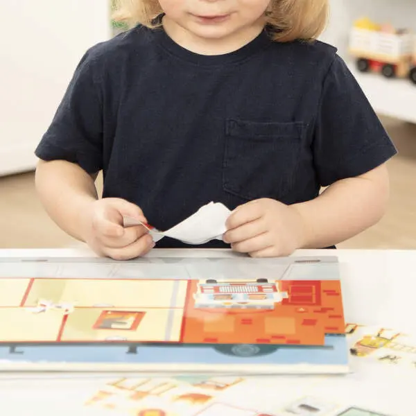 Bild: 681147005389 | MAC Wiederverwendbares Stickerbuch Stadt | Karton | 53890 | Deutsch
