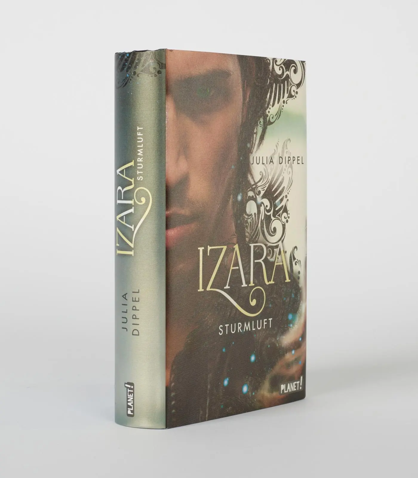 Bild: 9783522506489 | Izara 3: Sturmluft | Julia Dippel | Buch | Izara | 448 S. | Deutsch
