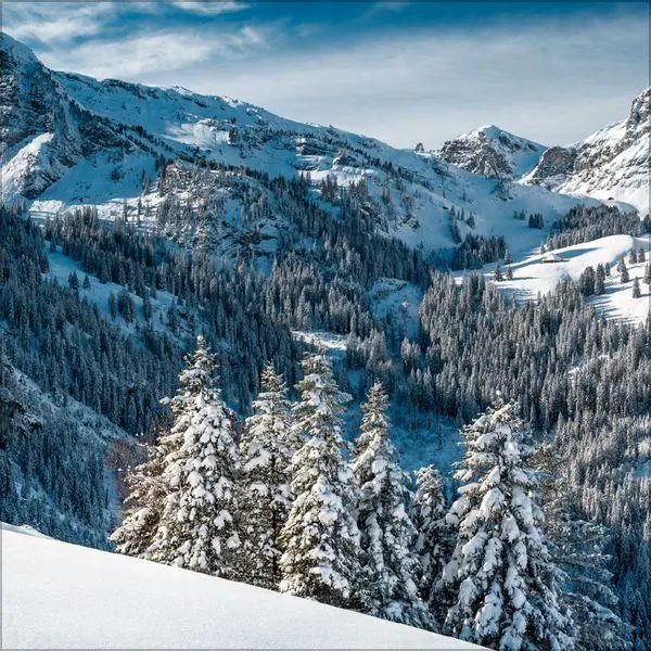 Bild: 9783819300790 | Alpen 2027 | Broschürenkalender mit Ferienterminen. Format: 30 x 30 cm