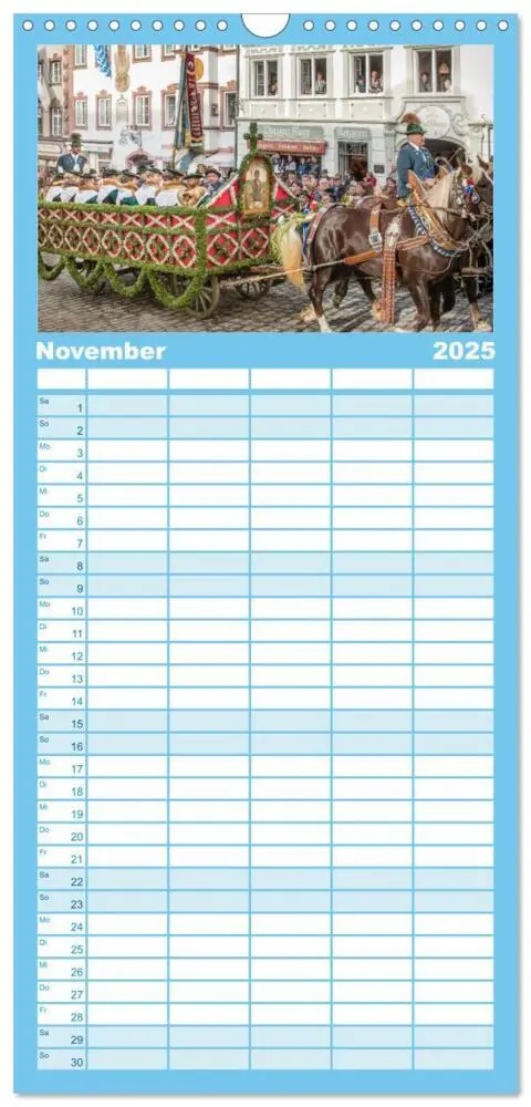 Bild: 9783457101490 | Familienplaner 2025 - Dahoam in Bayern mit 5 Spalten (Wandkalender,...