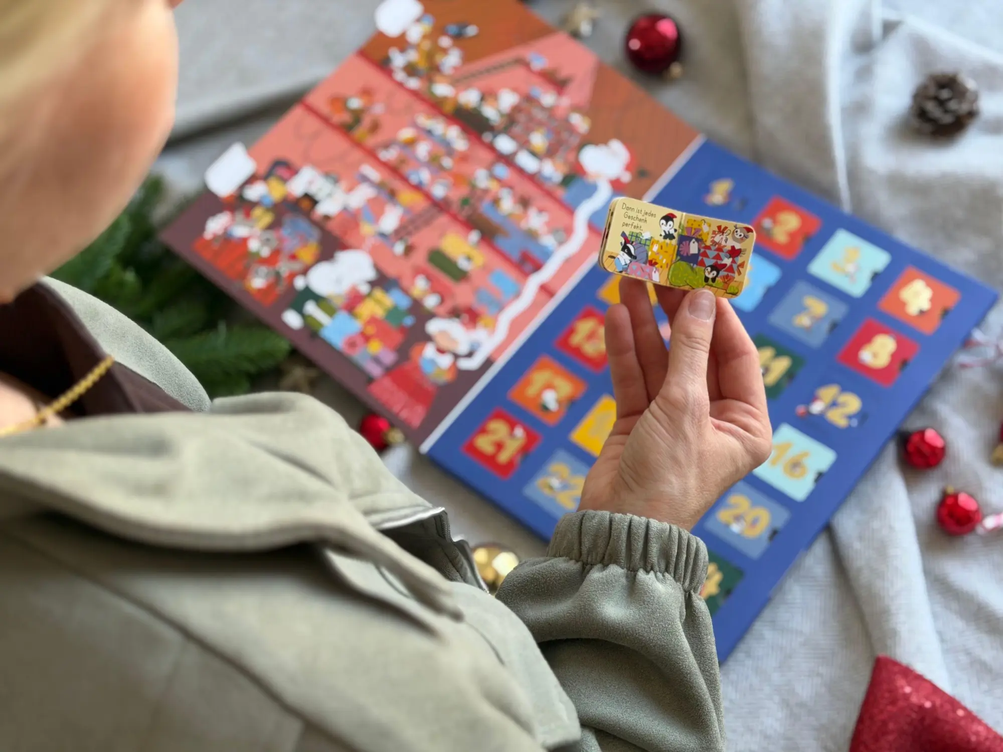 Bild: 9783833911590 | Bald ist Weihnachten! Ein Adventskalender mit 24 Mini-Büchern | Buch
