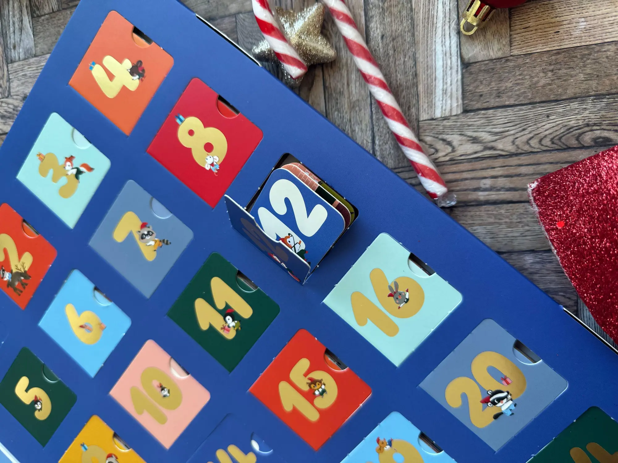 Bild: 9783833911590 | Bald ist Weihnachten! Ein Adventskalender mit 24 Mini-Büchern | Buch