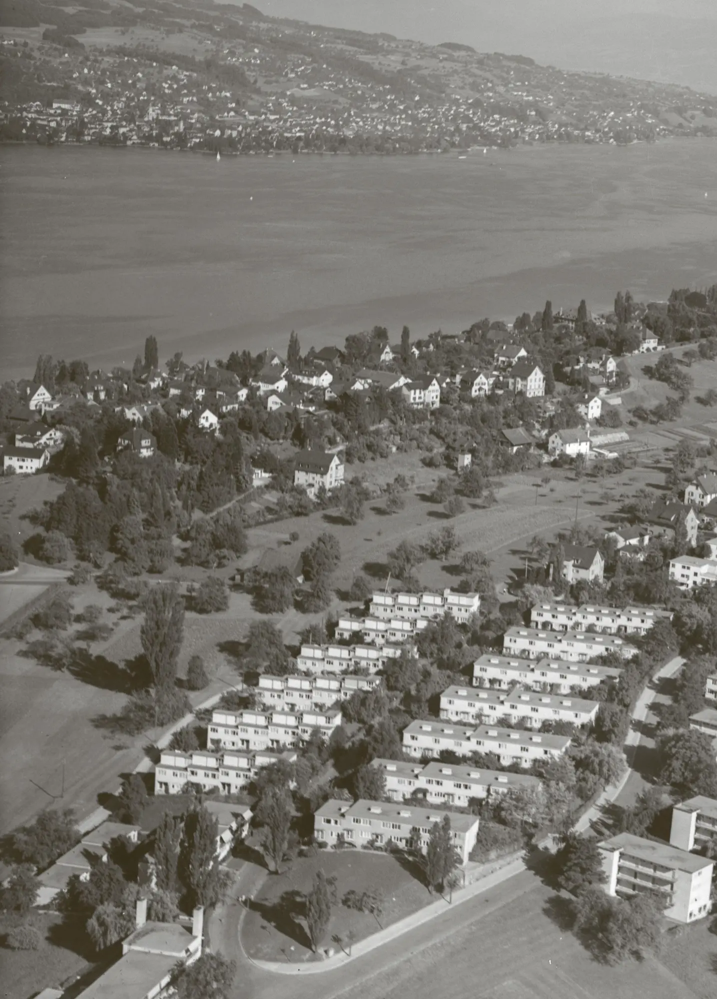 Bild: 9783986121990 | Frauen leben im Neubühl | Vom Wohnen in einer Ikone | König (u. a.)