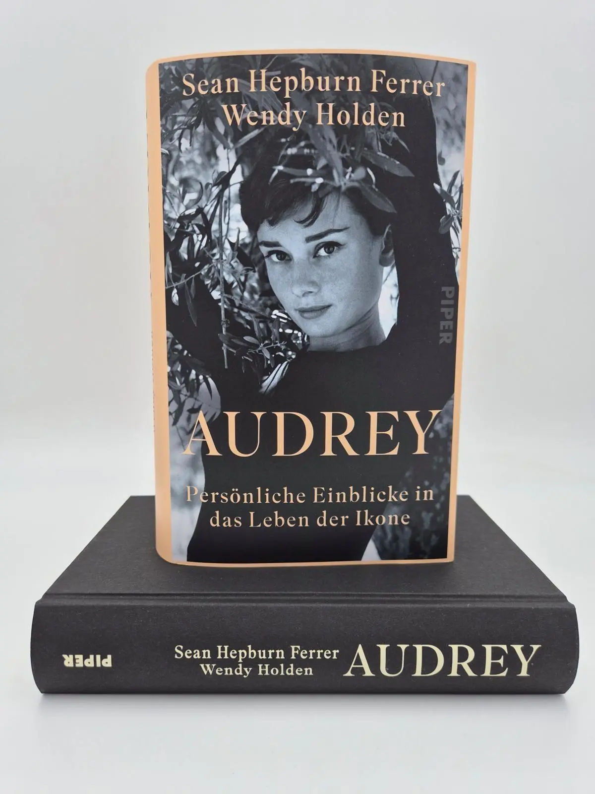 Bild: 9783492073790 | Audrey | Sean Hepburn Ferrer (u. a.) | Buch | 400 S. | Deutsch | 2026