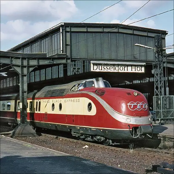 Bild: 9783819303890 | Eisenbahnen 2027 | Verlag Korsch | Kalender | 13 S. | Deutsch | 2027