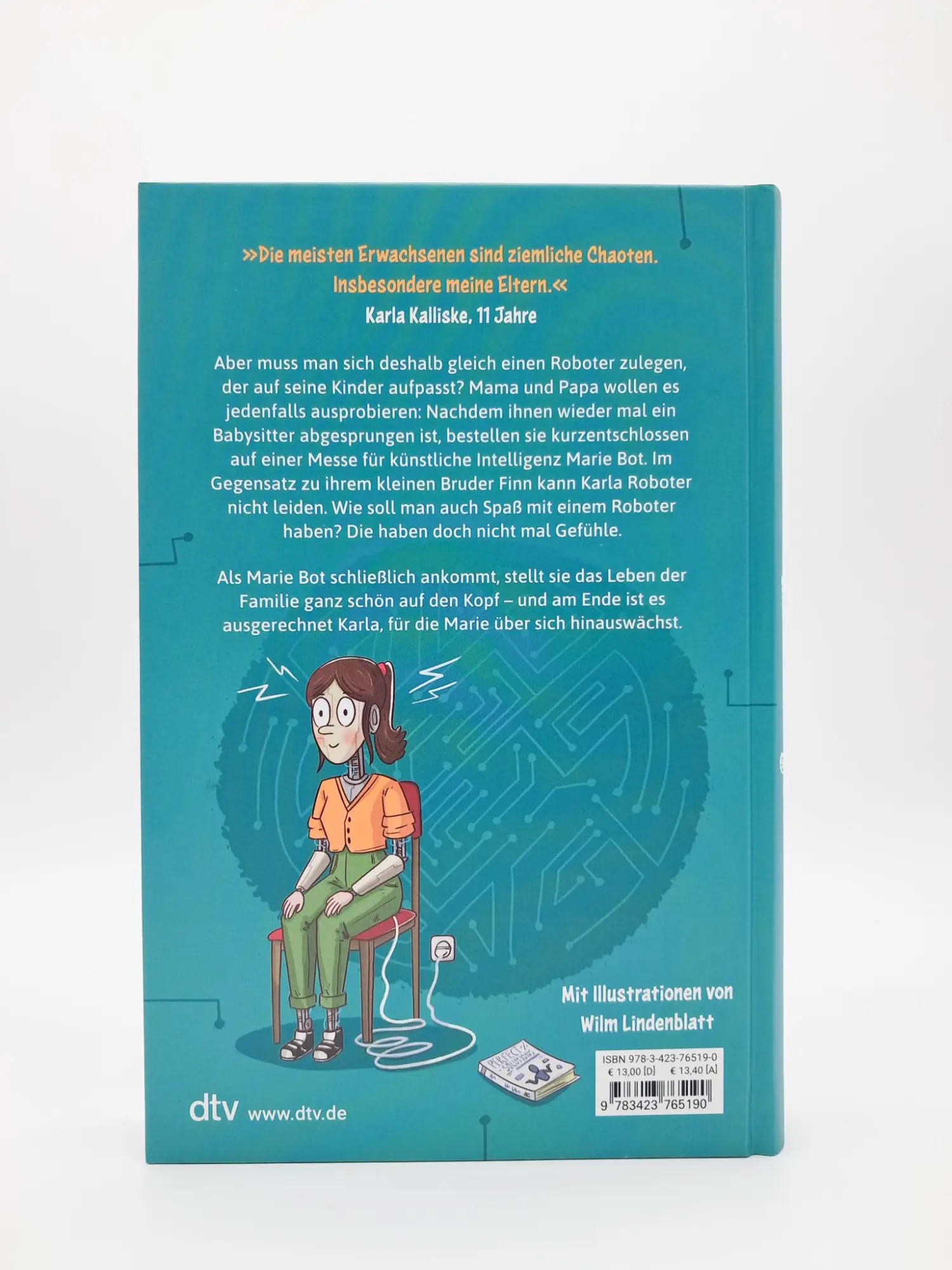 Bild: 9783423765190 | Marie Bot - Ein Kindermädchen zum Aufladen | Liza Szabo | Buch | 2024