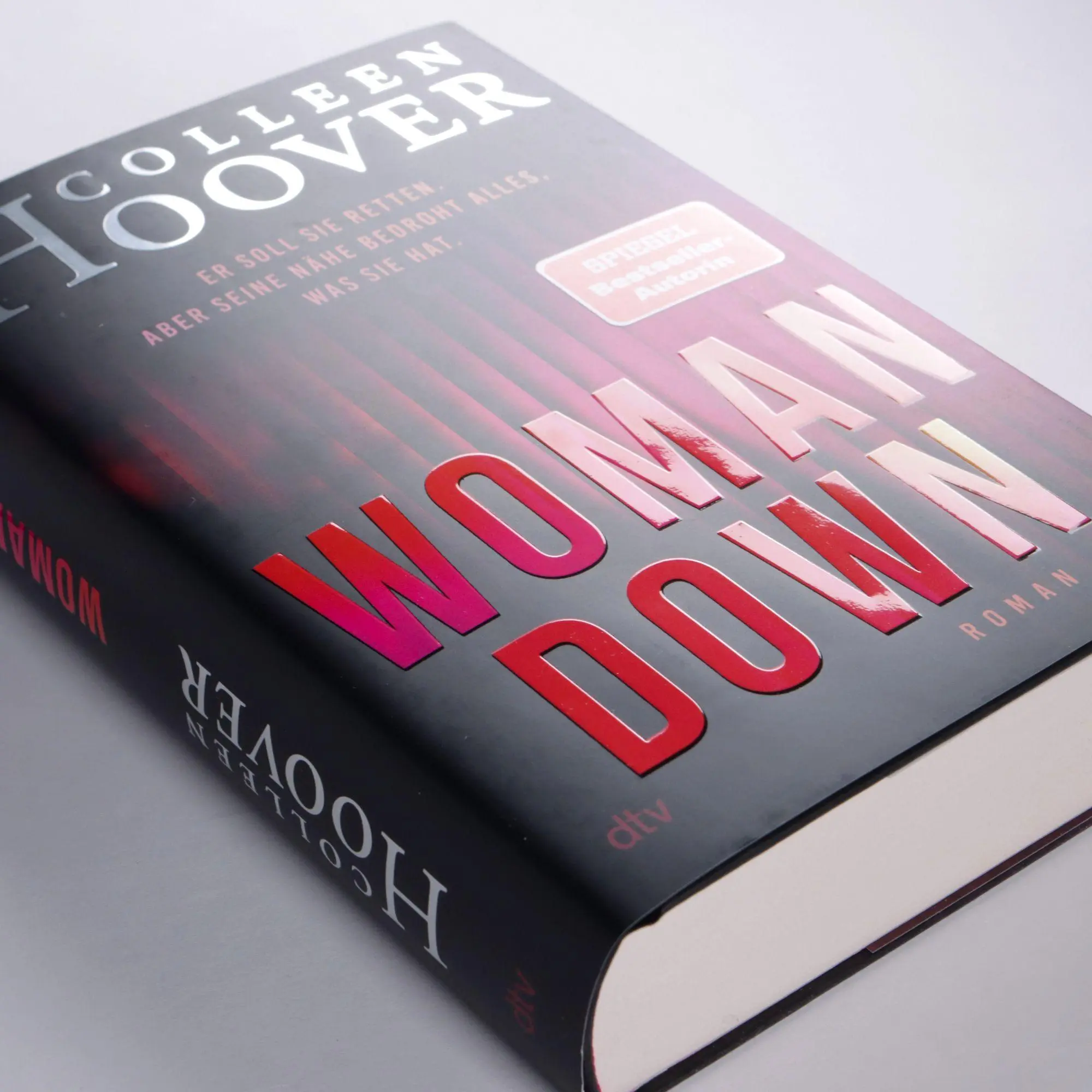 Bild: 9783423285490 | Woman Down | Colleen Hoover | Buch | 416 S. | Deutsch | 2026