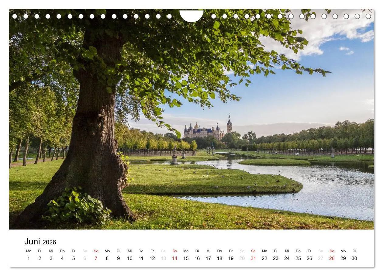 Bild: 9783516117790 | Schweriner Märchenschloss (Wandkalender 2026 DIN A4 quer), CALVENDO...