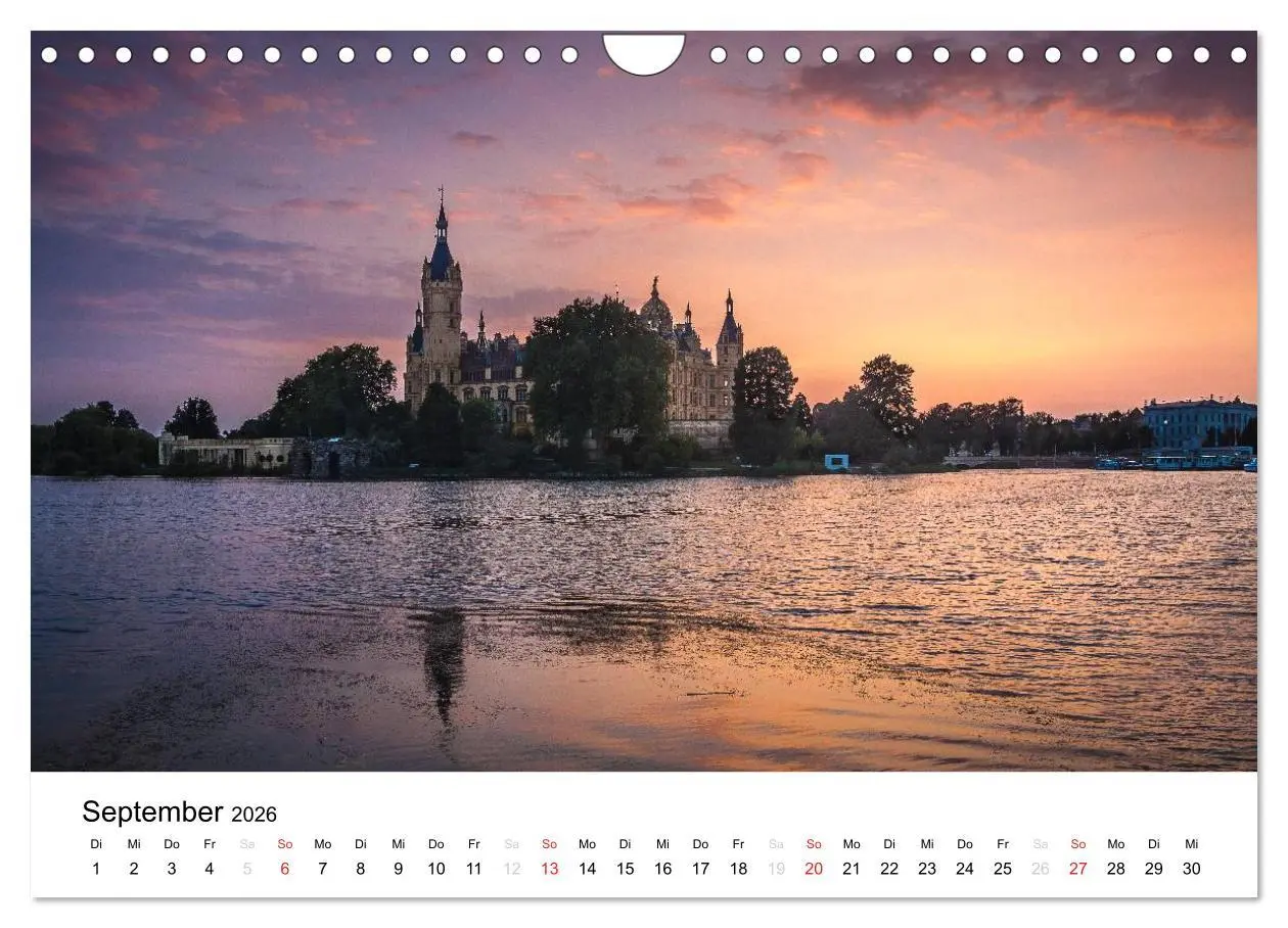 Bild: 9783516117790 | Schweriner Märchenschloss (Wandkalender 2026 DIN A4 quer), CALVENDO...