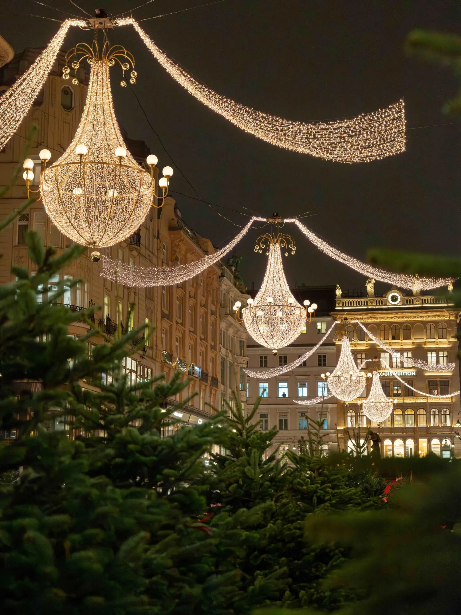 Bild: 9783989511491 | Weihnachten in Wien | Festliche Rezepte und leiwande Geschichten
