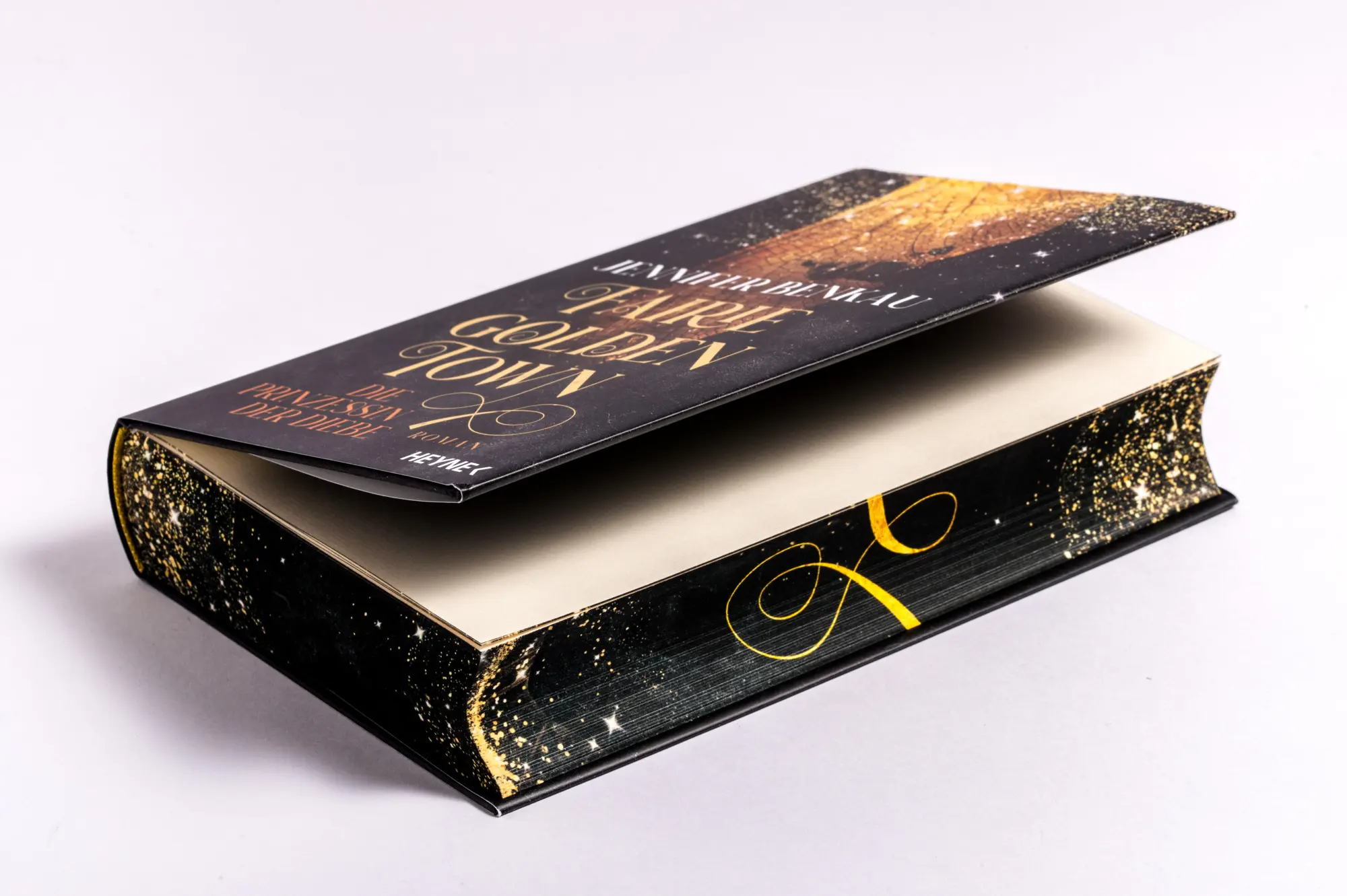 Bild: 9783453274891 | Fairiegolden Town - Die Prinzessin der Diebe | Jennifer Benkau | Buch