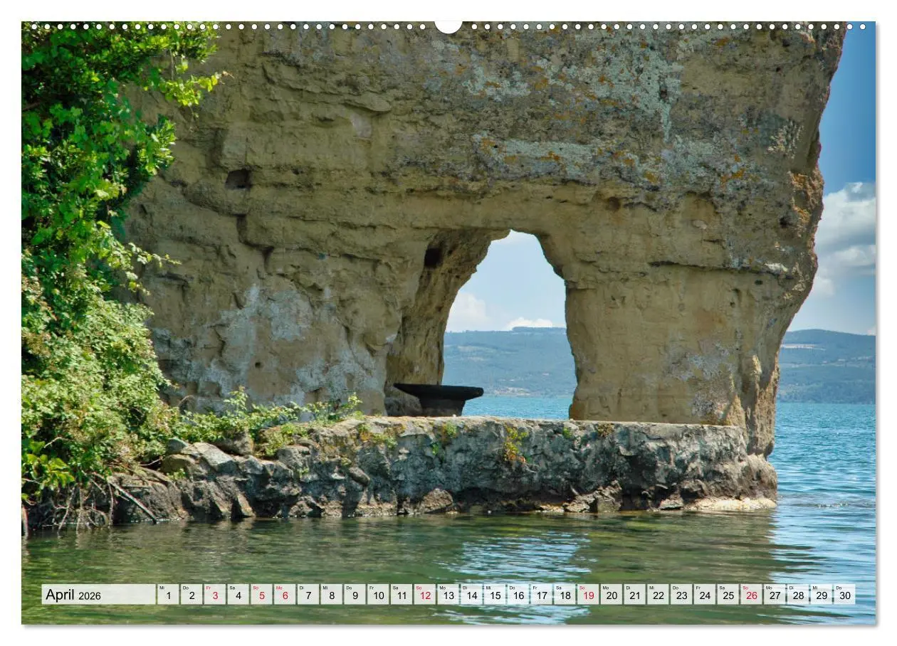 Bild: 9783457727591 | Bolsenasee Smaragd im Latium (Wandkalender 2026 DIN A2 quer),...