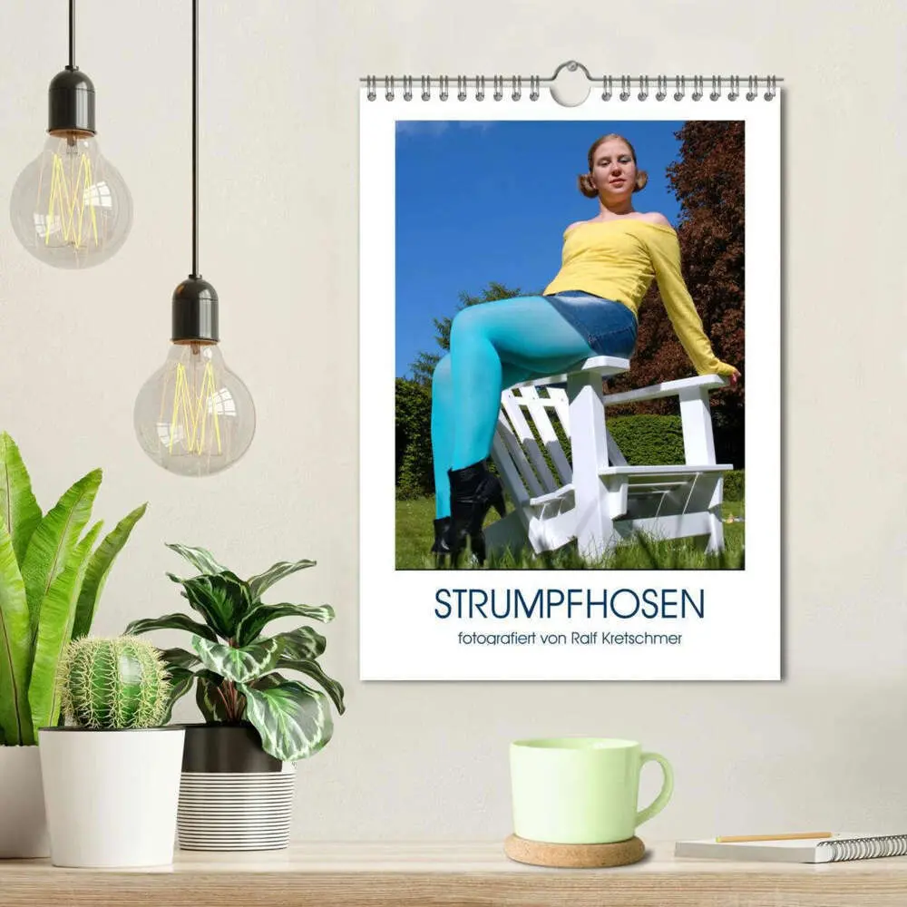 Bild: 9783435916092 | Strumpfhosen (Wandkalender 2025 DIN A4 hoch), CALVENDO Monatskalender