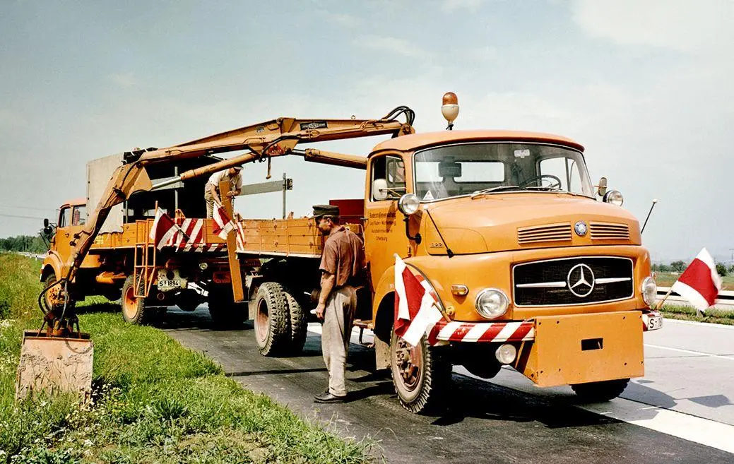 Bild: 9783751611893 | Kommunalfahrzeuge Mercedes-Benz | Alexander Weber | Taschenbuch | 2025