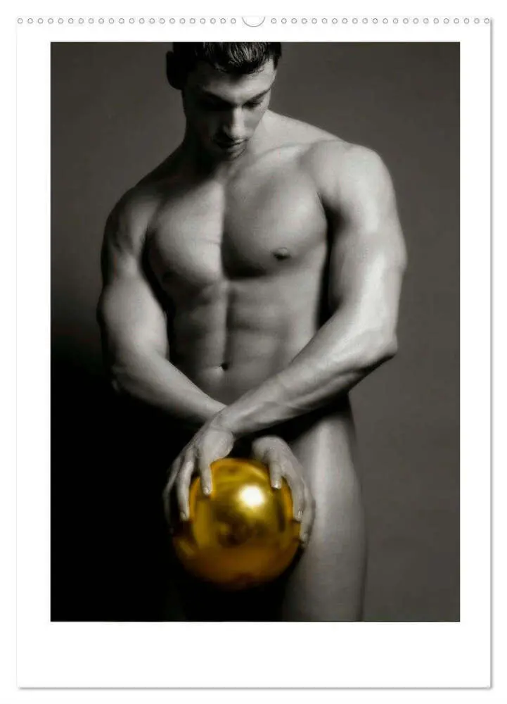 Bild: 9783457034293 | Golden Ball - Männer Akte (Wandkalender 2025 DIN A2 hoch), CALVENDO...