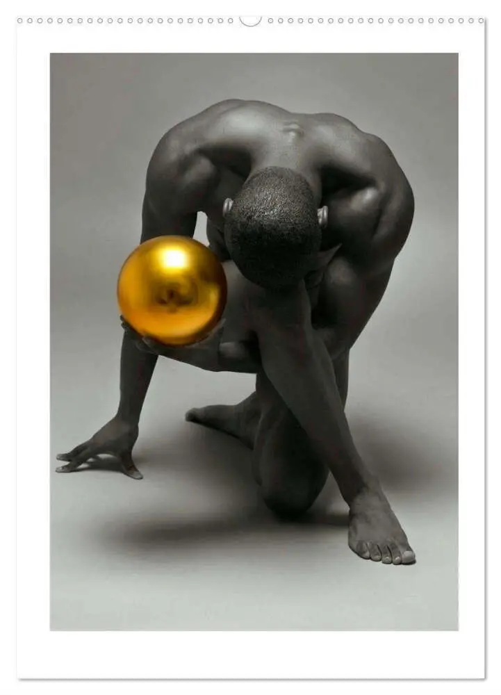 Bild: 9783457034293 | Golden Ball - Männer Akte (Wandkalender 2025 DIN A2 hoch), CALVENDO...
