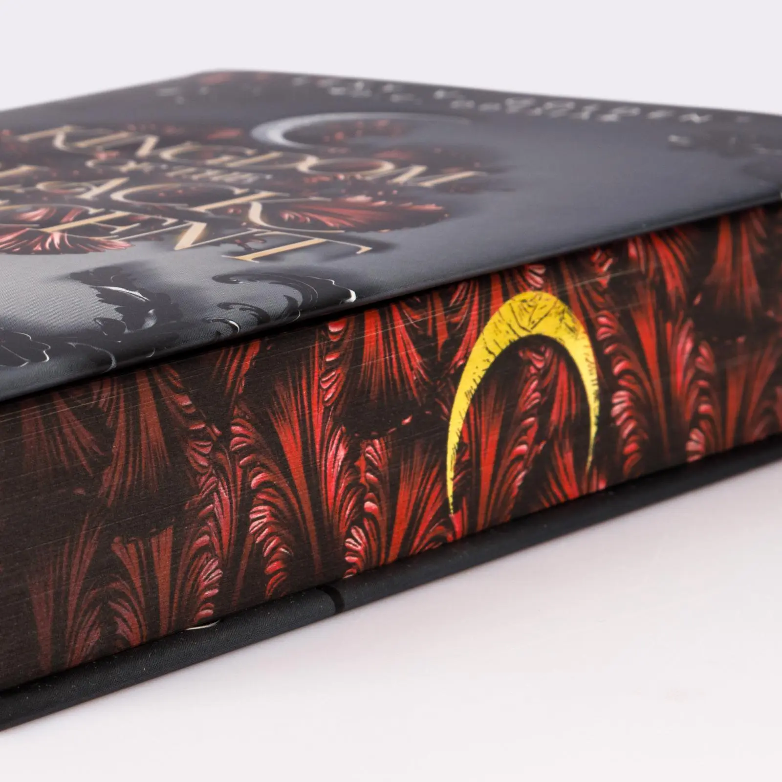 Bild: 9783551585493 | Kingdom of the Black Crescent 1: Touch of Perish | Golden (u. a.)