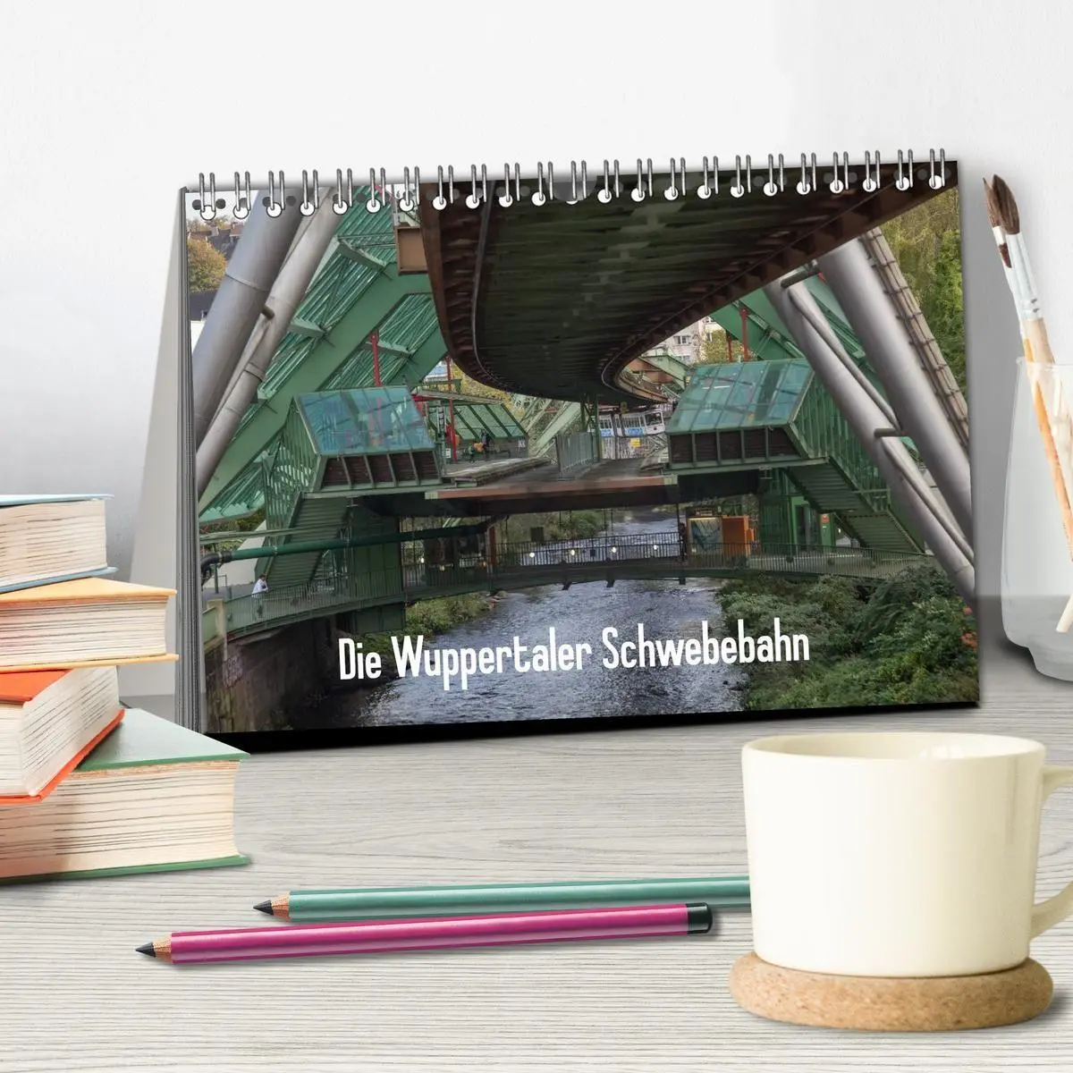 Bild: 9783569949393 | Die Wuppertaler Schwebebahn (Tischkalender 2027 DIN A5 quer),...