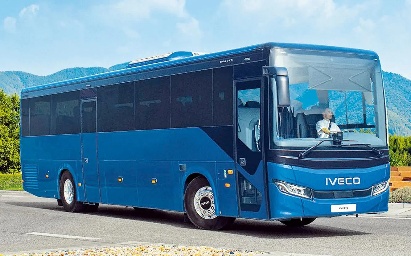 Bild: 9783751611794 | Jahrbuch Omnibusse 2026 | Taschenbuch | 144 S. | Deutsch | 2025