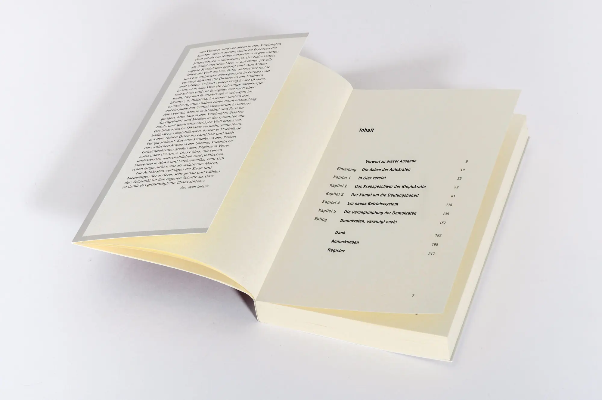 Bild: 9783570555194 | Die Achse der Autokraten | Anne Applebaum | Taschenbuch | 224 S.