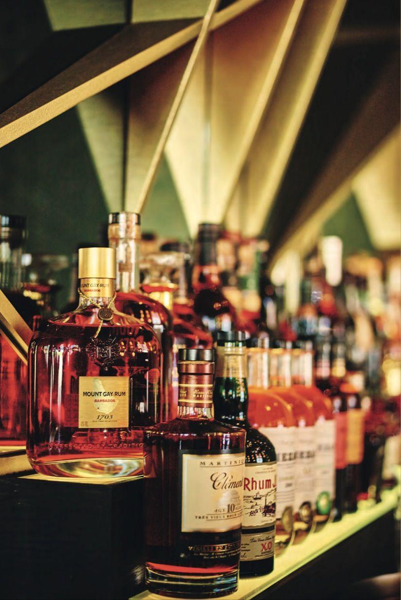 Bild: 9789401486194 | 150 Bars You Need to Visit Before You Die | Jurgen Lijcops | Buch