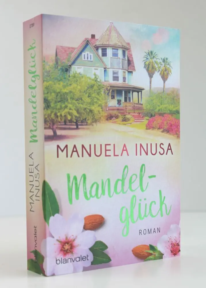 Bild: 9783734107894 | Mandelglück | Roman | Manuela Inusa | Taschenbuch | 448 S. | Deutsch