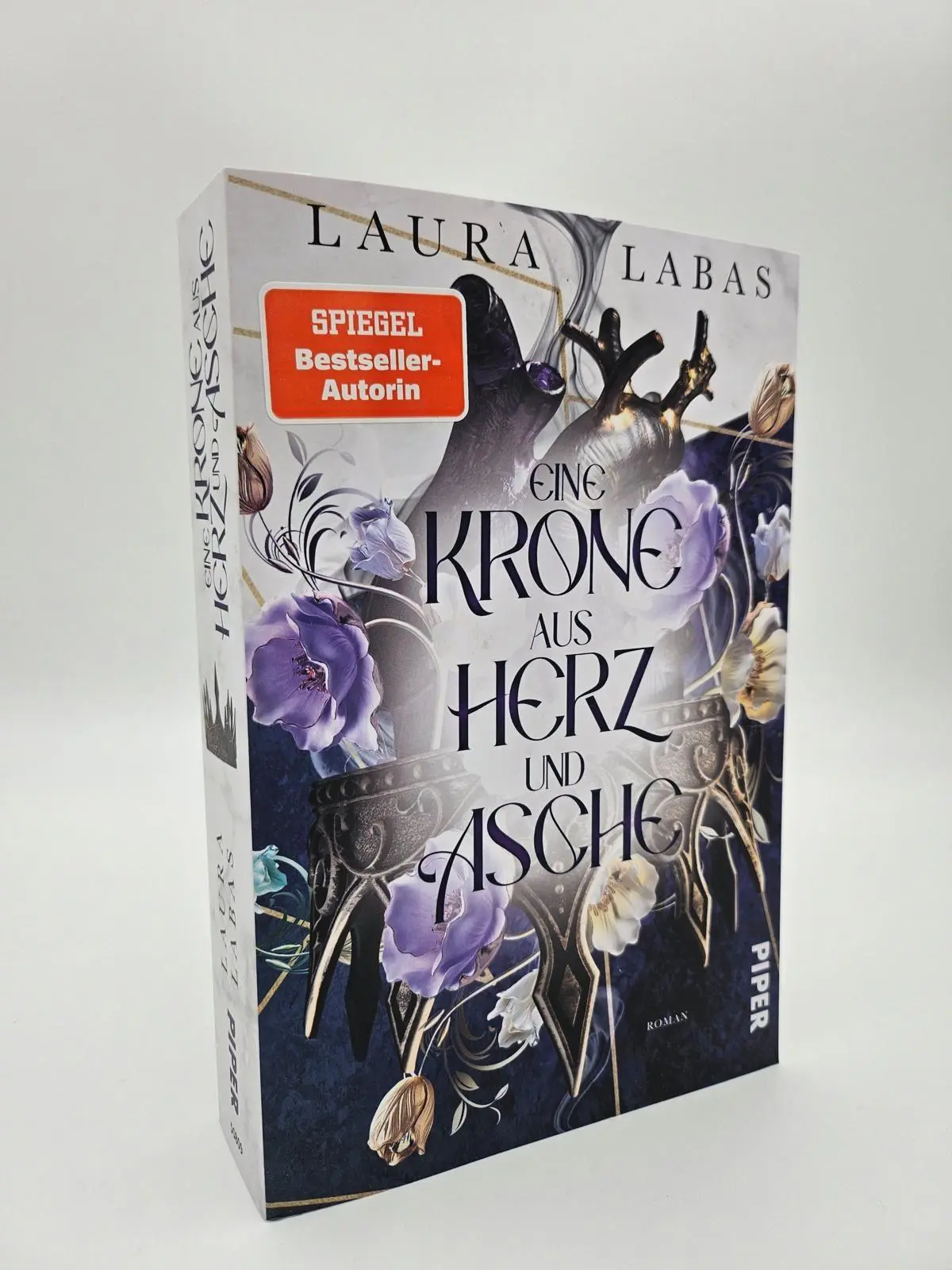 Bild: 9783492508094 | Eine Krone aus Herz und Asche | Laura Labas | Taschenbuch | 464 S.