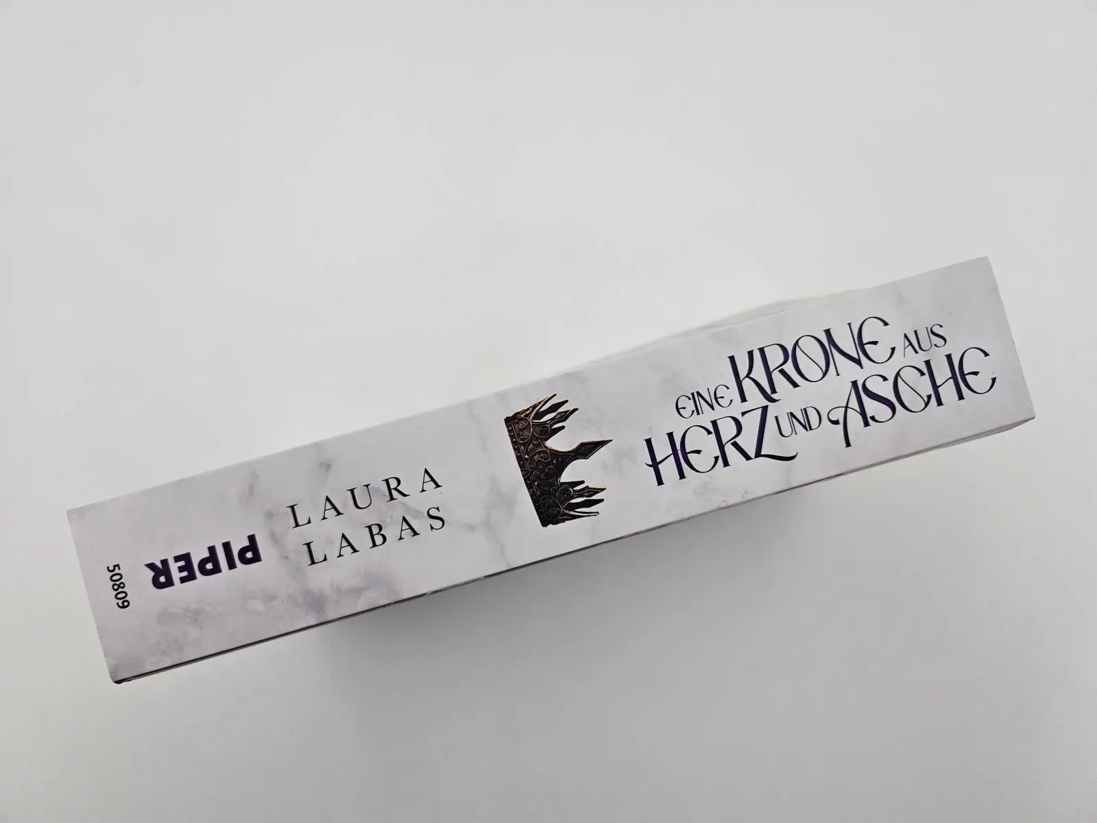 Bild: 9783492508094 | Eine Krone aus Herz und Asche | Laura Labas | Taschenbuch | 464 S.