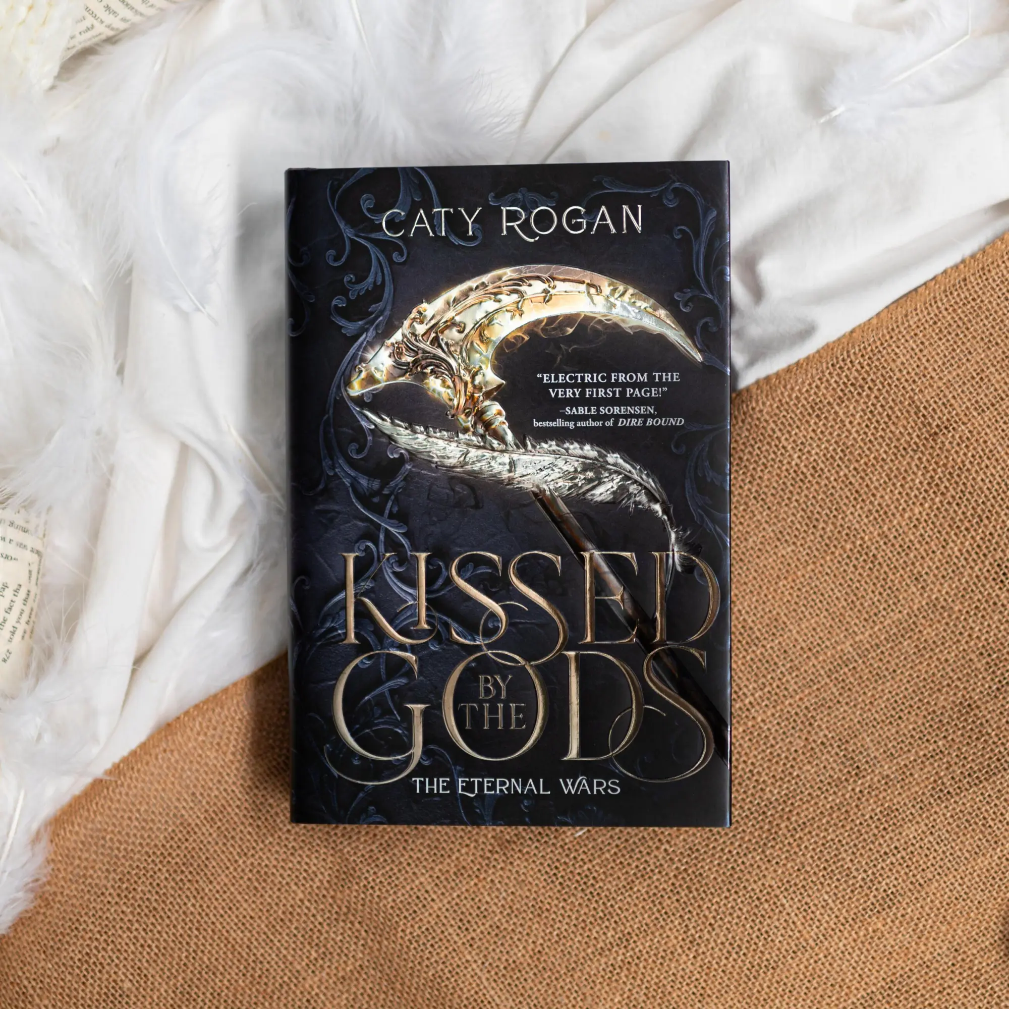 Bild: 9780316609494 | Kissed by the Gods (Deluxe Limited Edition) | Caty Rogan | Buch | 2026